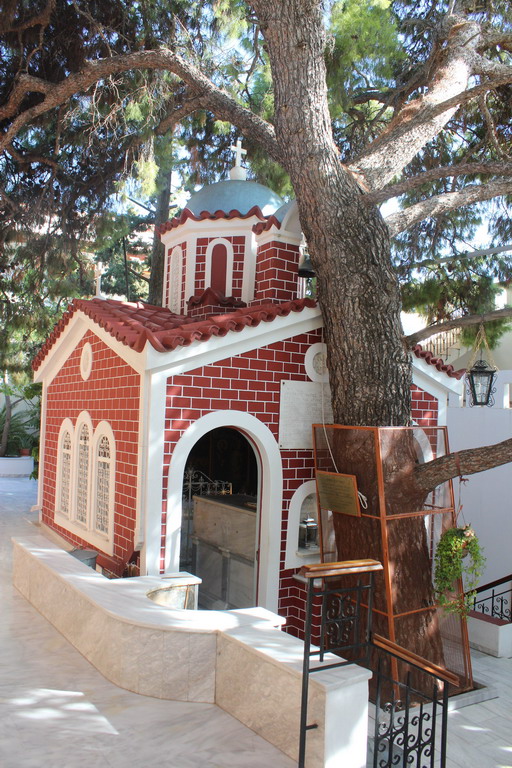  Grob Svetog Nektarija Eginskog 